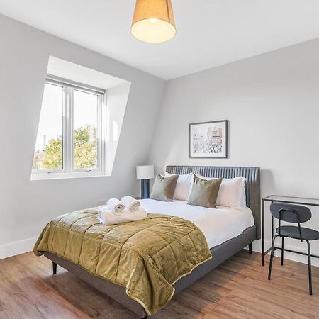 Appartamento Tranquil 2-Bed Oasis In Tooting 20 Min To Central Londra Esterno foto