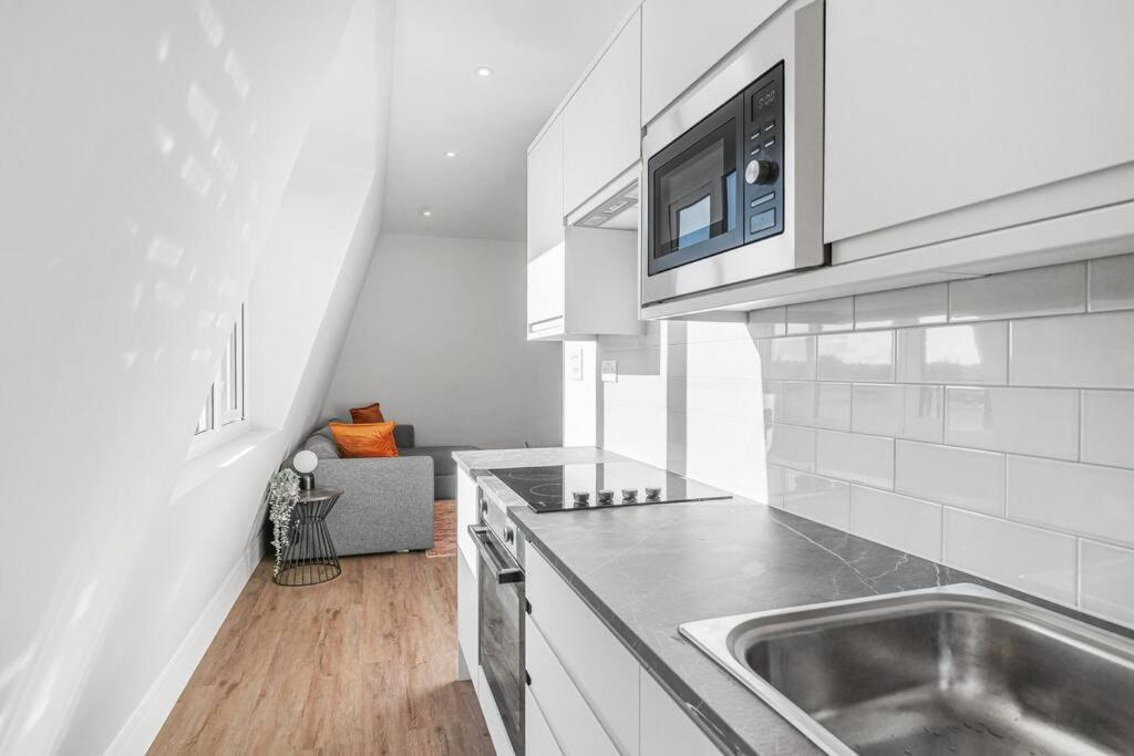 Appartamento Tranquil 2-Bed Oasis In Tooting 20 Min To Central Londra Esterno foto
